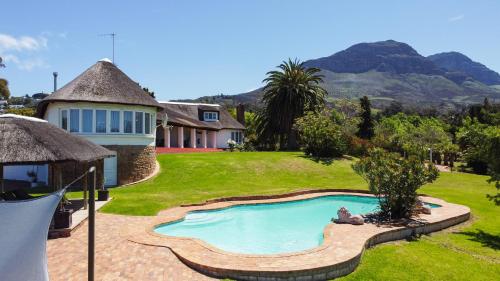 B&B Somerset West - La Felicita Boutique Self Catering Villas - Bed and Breakfast Somerset West