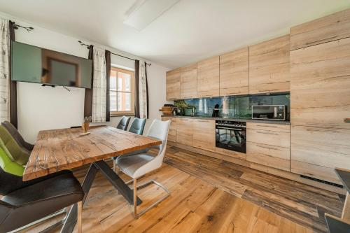 Dachstein West Apartment 1B - Location saisonnière - Russbach am Pass Gschütt