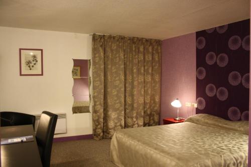 1 queen bed