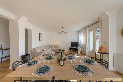 Centre Veyrier du Lac, Luxueux appartement vue lac Annecy et PISCINE, LLA Selections by Location lac Annecy