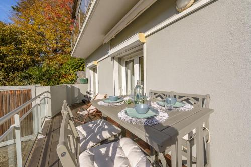 Centre Veyrier du Lac, Luxueux appartement vue lac Annecy et PISCINE, LLA Selections by Location lac Annecy