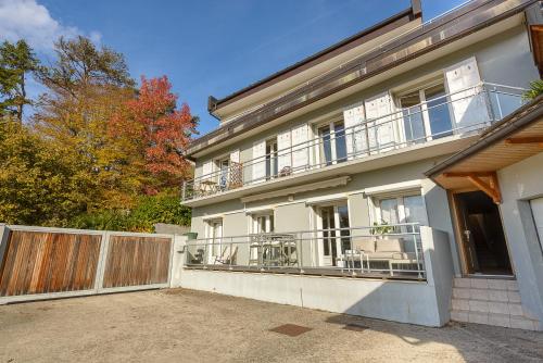 Centre Veyrier du Lac, Luxueux appartement vue lac Annecy et PISCINE, LLA Selections by Location lac Annecy