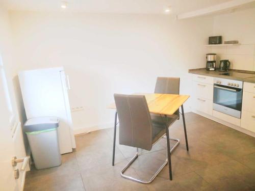 Facilities, Spacious 6 Room Flat *Balcony & Terrace* in Arheilgen