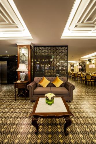 Lobby, Hanoi La Siesta Hotel and Spa near Dong Xuan Market