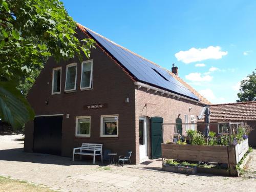 . “In Oans Oefje” Parel in de polder!