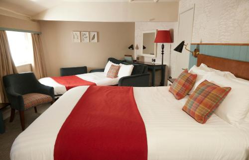 Feathers Inn by Greene King Inns - image 9