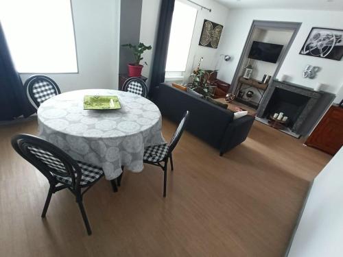 . gite appartement avec terrasse