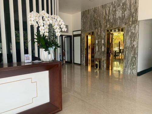 Lotus Hotel & Apartment