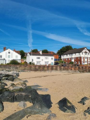 Exterior view of Sea-Quinn Views