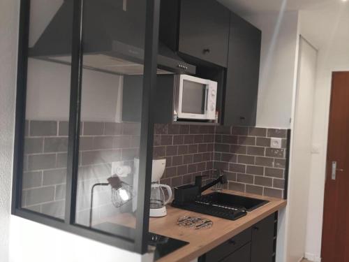 Appartement rénové au pied des pistes, balcon sud, commerces à proximité, parfait pour 4 personnes - FR-1-515-110 Appartement rénové au pied des pistes, balcon sud, commerces à proximité, parfait pour 4 personnes - FR-1-515-110