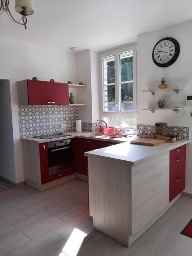 MAISON LONGERE LES CAMELIAS in Vinneuf