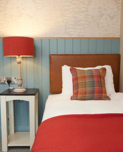 Feathers Inn by Greene King Inns - image 12