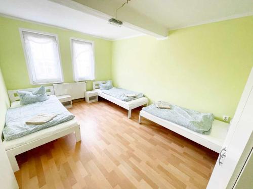 Fully Equipped Spacious Worker Apartment in Apolda, Deutschland