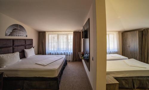 Elysium Gallery Boutique Hotel