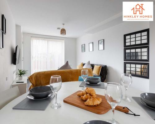 Modern Townhouse - Free Gated Parking - City Centre - 5 ! By Hinkley Homes Short Lets & Serviced Accommodation, Liverpool (photo 3)