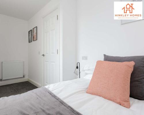 Modern Townhouse - Free Gated Parking - City Centre - 5 ! By Hinkley Homes Short Lets & Serviced Accommodation, Liverpool (photo 10)