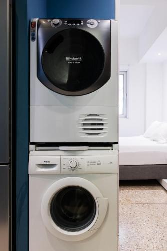 Central comfy artistic private balcony roof top access - CT3 - image 3