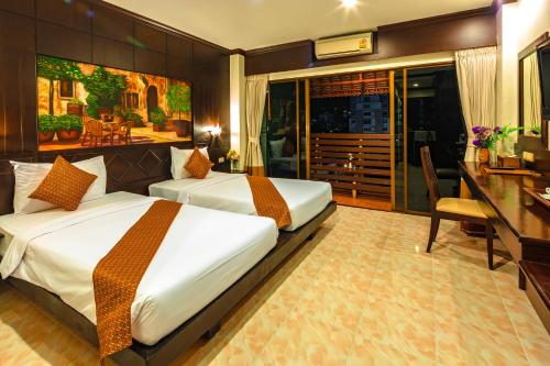 room detail thumbnail 0