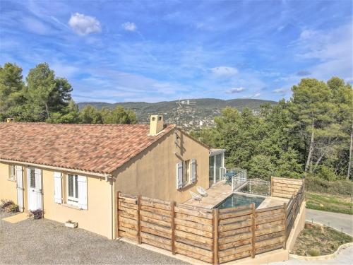 CHARMANTE MAISON CLIMATISEE AVEC PISCINE