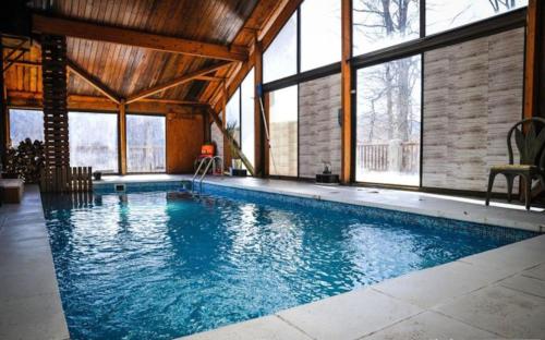 Villa spacieuse à Ax-les-Thermes avec piscine et spa - Location, gîte - Ax-les-Thermes