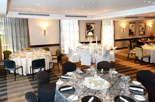 407453546 InterContinental Johannesburg OR Tambo Airport Hotel by IHG
