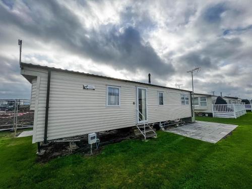 Lovely 6 berth caravan at Seaview Holiday Park in Kent ref 47001D - Hotel - Whitstable