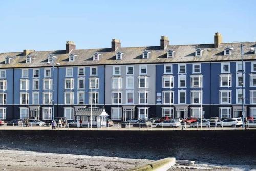 Picture of Beautiful Seafront 1 Bedroomed Apartment