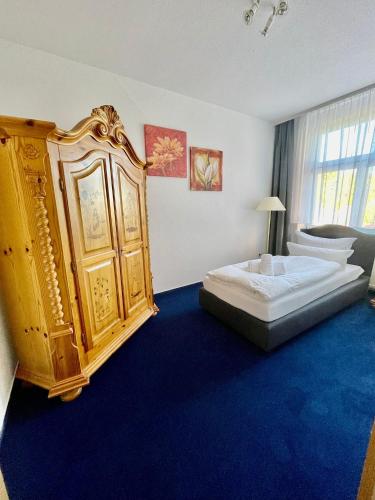 2 bedrooms, 4 beds