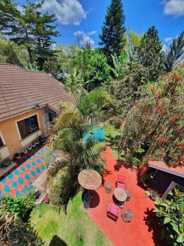 Vistas, Mazzola Safari House & Backpacking in Arusha