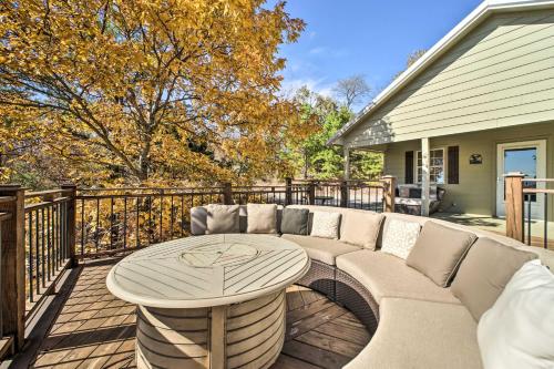 B&B Clayton - Secluded Tuskahoma Retreat with Deck and Views! - Bed and Breakfast Clayton