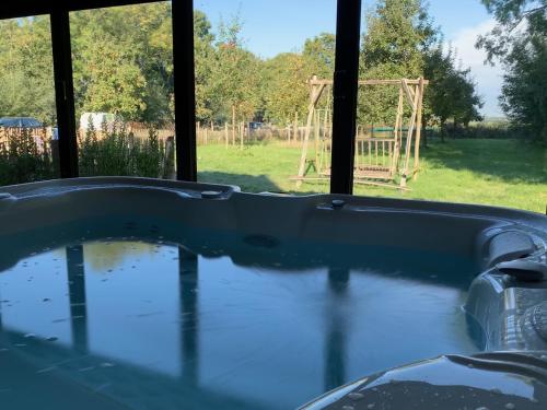 Gyógyfürdő, De Porrel Polsbroek Unit met Privé Jacuzzi, Spa en Sauna (De Porrel Polsbroek Unit met Prive Jacuzzi, Spa en Sauna) in Polsbroek-Noordzijdseweg-Zuidzijdseweg