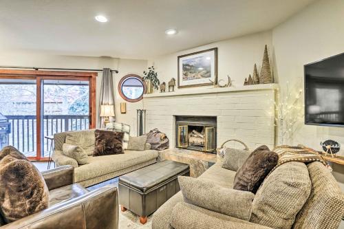 Cozy Frisco Condo with Views Walk to Lake Dillon!