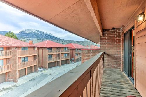 Cozy Frisco Condo with Views Walk to Lake Dillon!