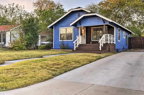 Lovely Historic Fort Worth Home about 6 Mi to Dtwn!