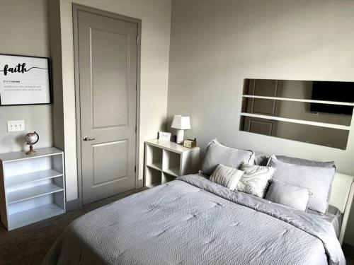 ATL Condo Entire Unit!! + Free wifi + Free Parking