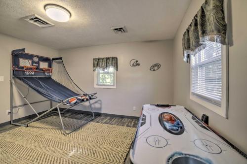 Pet-Friendly Wheelchair Accessible Home with Yard!