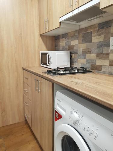 White house Dsegh in Dzoraget