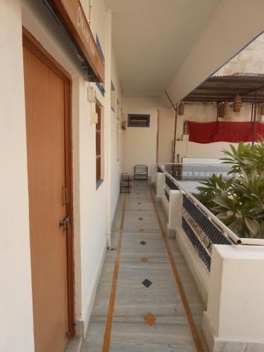 Budget Double Room image 2