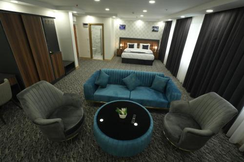 room detail thumbnail 0