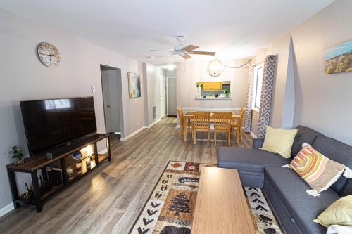 Pinetop Nest: Happy Place in Sugar Mountain in 班納艾爾克