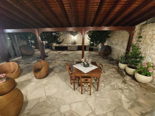 Evanthia's Stone House in Koilani