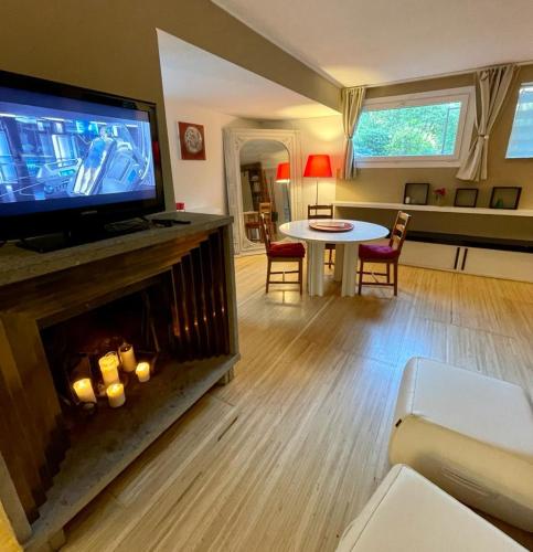 Camilluccia ponte Milvio Farnesina luxury loft with private box parking, Рим (фото 2)