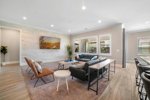 NEW Luxury Lodi Family Old property in Lodi, USA