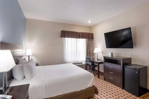 SureStay Plus Hotel by Best Western Coralville Iowa City - image 11