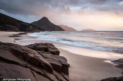 Shore Thing, Shoal Bay - Family Holiday Close to the Sea and the Shops