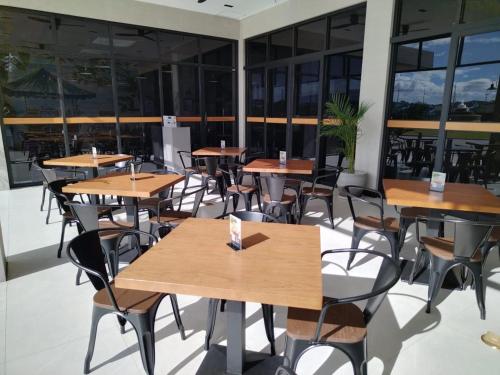 Restaurant, Acro Residences in Malolos