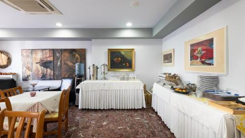 Diros Hotel - image 11