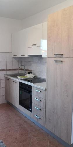 One-Bedroom Apartment with Terrace and Sea View image 6