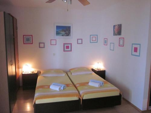 One-Bedroom Apartment with Terrace and Sea View room in Apartments and rooms with WiFi Hvar - 20114