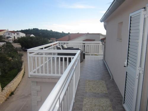 One-Bedroom Apartment with Terrace and Sea View image 2